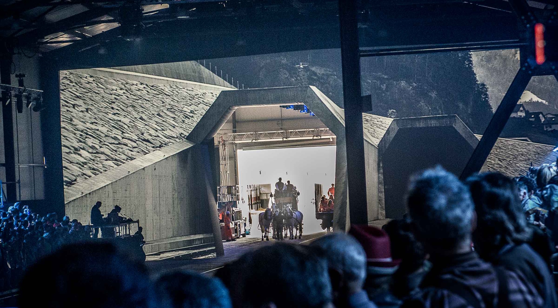 Mit 5 PS fahren sie durch den Gotthard Basistunnel - am Publikumstag