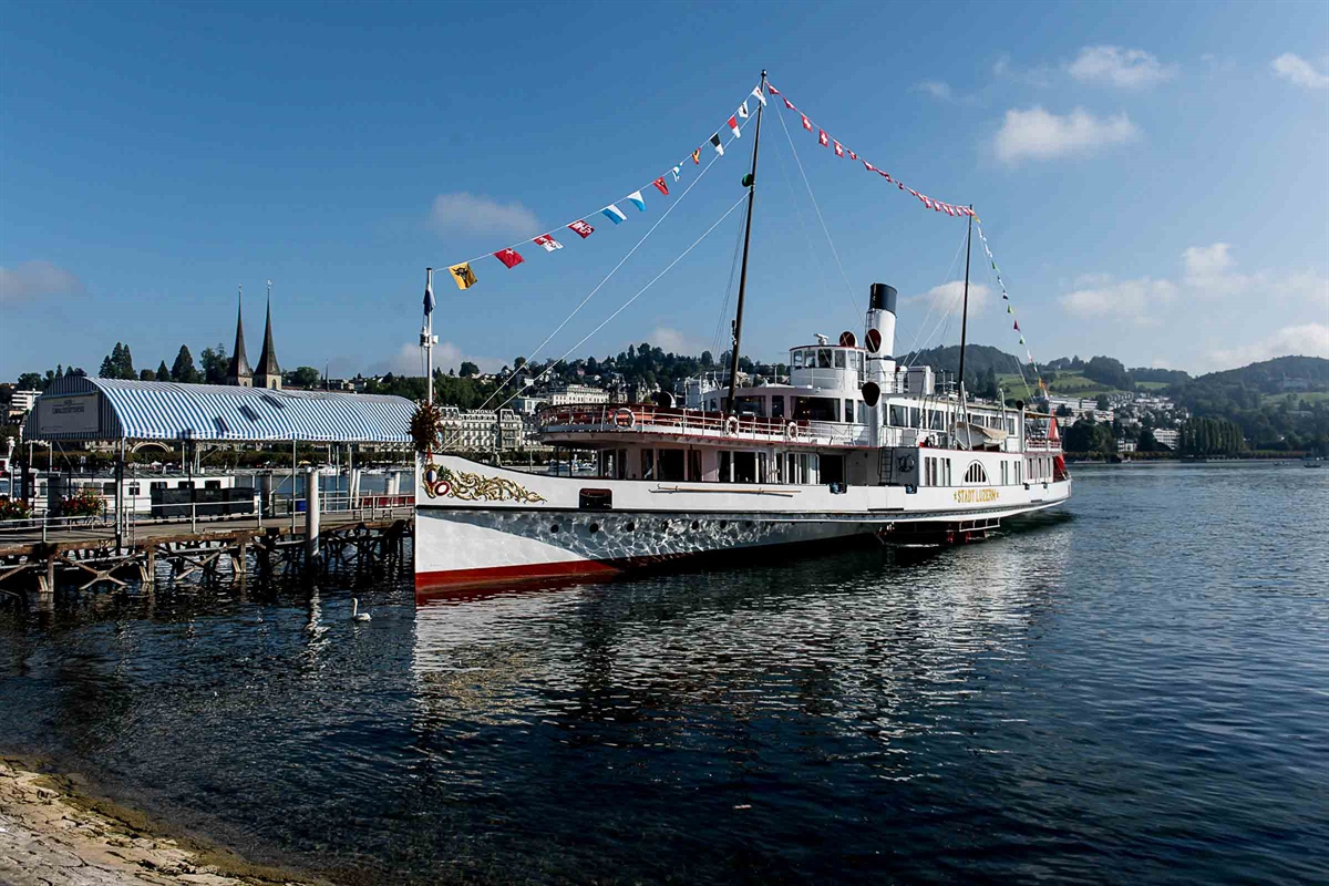 Unterwegs auf Dampfschiff Stadt Luzern an der Willkommensparade